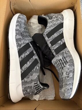 adidas Men's Black & White Knit Sneakers